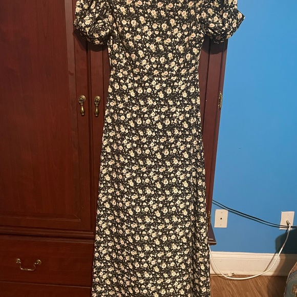 Floral Print Maxi Dress - Picture 3 of 4
